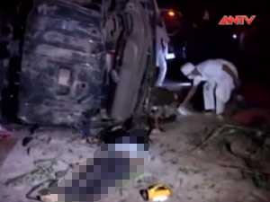 Video An ninh - Vụ TNGT ở Lai Châu: Bắt khẩn cấp chủ xe tải gây tai nạn