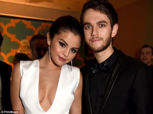 Ca nhạc - MTV - Selena Gomez ngọt ngào bên bạn trai mới