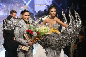 Người mẫu - Hoa hậu - Next Top Model ủng hộ kết quả có 2 quán quân ở Việt Nam