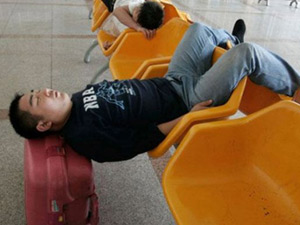 Phi thường - kỳ quặc - Những tư thế ngủ gật lạ nhất "quả đất"