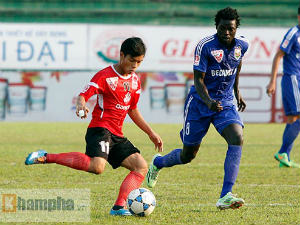 Bóng đá - V7 V-League: B.Bình Dương &amp; Than QN "rủ nhau" ngã ngựa