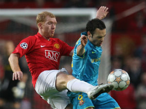 Bóng đá - Iniesta &amp; Scholes: Mẫu tiền vệ lý tưởng dần vắng bóng