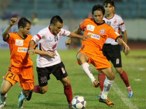 Bóng đá - V-League không khoảng cách