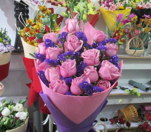 Thị trường - Tiêu dùng - Giá hoa tươi tăng chóng mặt dịp Valentine