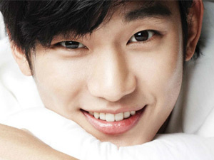 Kim Soo Hyun : Bật mí chuyện tình của Kim Soo Huy