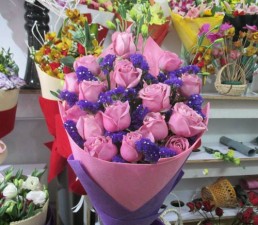 Thị trường - Tiêu dùng - Giá hoa tươi tăng chóng mặt dịp Valentine