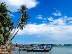 Du lịch - Đi Tam Hải uống dừa xiêm và thả hồn với biển