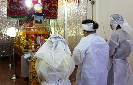 Pháp luật - Đề nghị truy tố CSGT nhờ giang hồ “xử” người vi phạm