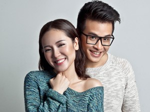 Ca nhạc - MTV - Phương Linh khoe vai thon tình tứ bên Hà Anh Tuấn