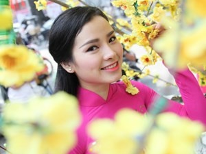 Ca nhạc - MTV - Phương Trinh Jolie bất ngờ kín đáo dịu dàng