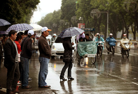 Tin tức trong ngày - Không khí lạnh tăng cường, Bắc Bộ mưa rải rác