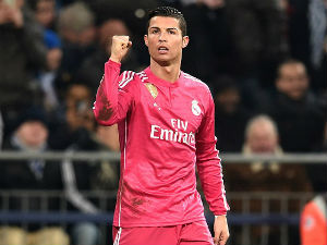 Bóng đá - Ronaldo &quot;hành hạ&quot; hàng phòng ngự Schalke 04
