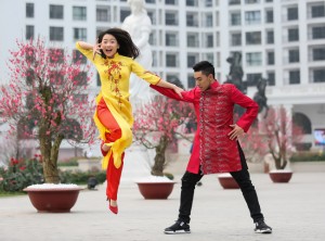 Bạn trẻ - Cuộc sống - Ảnh xuân độc đáo của cặp kiện tướng dancesport