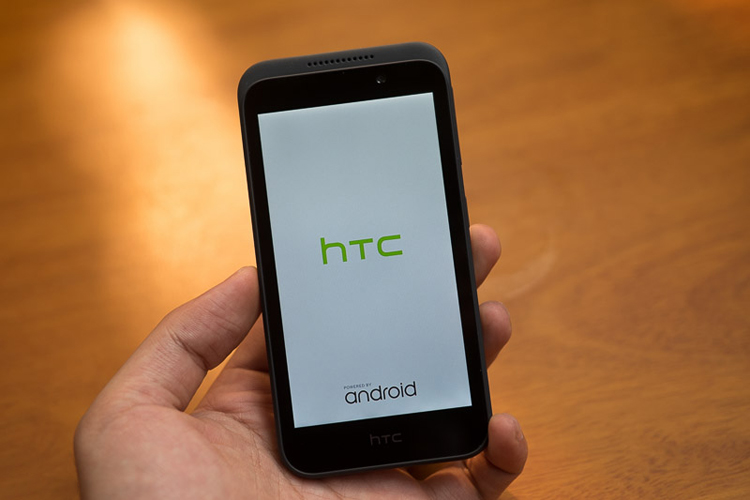Dế sắp ra lò - Trên tay smartphone giá rẻ HTC Desire 320