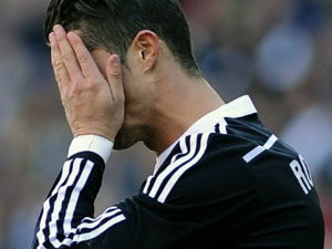 Bóng đá - Tại sao fan Barca lại la làng “Ronaldo không uống nước“