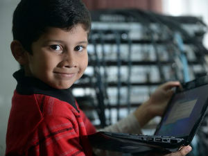 Cậu bé ít tuổi nhất thế giới được cấp bằng chuyên viên IT