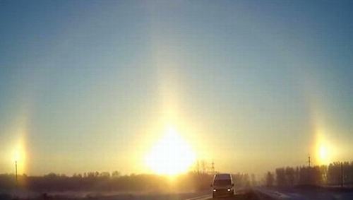 Video: “3 mặt trời” xuất hiện cùng lúc tại Nga