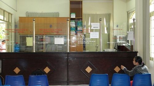 Tin tức trong ngày - Sau Tết: Công sở vắng, karaoke “cháy” phòng