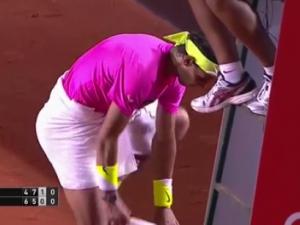 Thể thao - Học Jankovic, Nadal thay quần giữa sân đấu