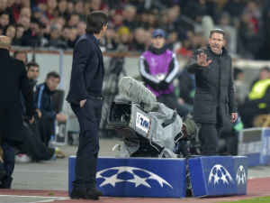 Bóng đá - Nóng mặt, HLV Simeone suýt "tẩn" đồng nghiệp