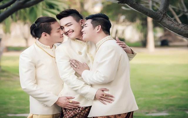 Đám cưới đồng tính 3 người siêu đặc biệt ở Thái Lan