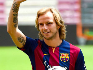 Ngôi sao bóng đá - Rakitic và nhiệm vụ thay thế “tượng đài” Xavi