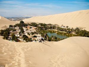 Du lịch - Ốc đảo "thần tiên" giữa sa mạc khô cằn nhất thế giới