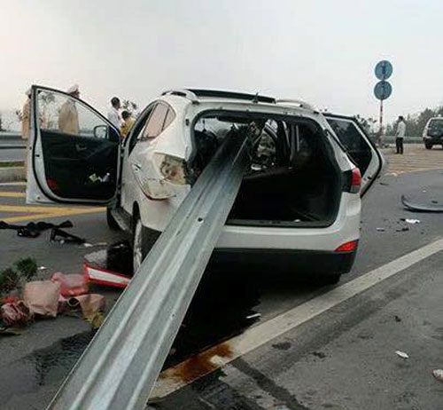 Tin tức trong ngày - Kết luận vụ dải phân cách cao tốc xuyên thủng ô tô