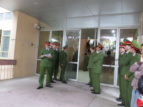 Pháp luật - Xét xử Lý Nguyễn Chung: Phóng viên bị "cấm" vào phòng xử