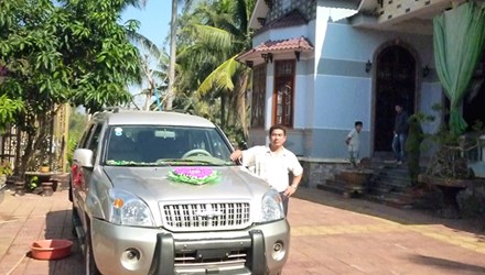 Bạn trẻ - Cuộc sống - Tỷ phú trẻ làng biển khiến nhiều người nể phục