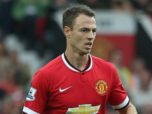 Bóng đá - Nhổ nước bọt vào hai cầu thủ, Evans bị treo giò 6 trận