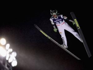 Thể thao - Bay 250m, "Người dơi" lập kỷ lục trượt tuyết mới