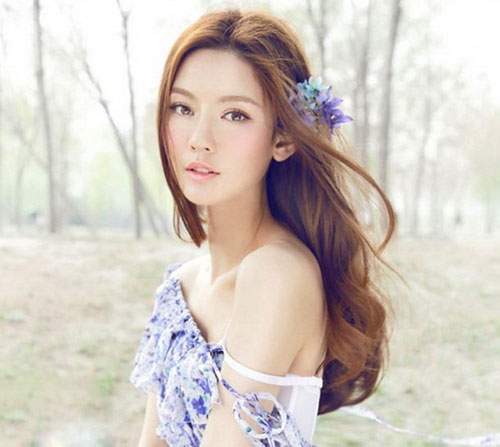 Thơ tình: Hoa đậu xuống tóc em