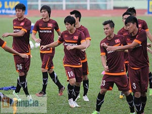 Bóng đá - HLV Miura làm "người mẫu", U23 VN đóng cửa tập kín