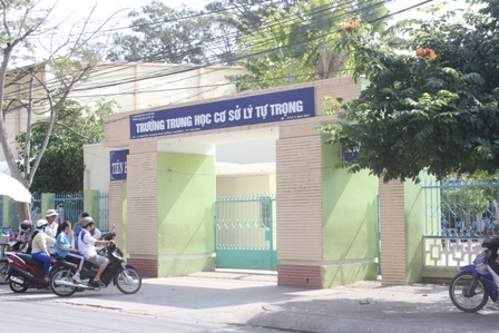 Tin tức trong ngày - Vụ HS lớp 7 bị đánh: Chủ tịch tỉnh yêu cầu xử lý nghiêm