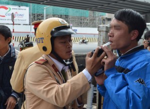 Tin tức trong ngày - Tịch thu xe của &quot;ma men&quot;: Người làm công lấy gì bồi thường?