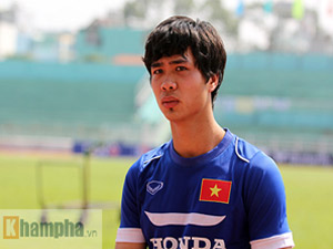 Bóng đá - HLV Miura lại nổi cáu, Công Phượng "đỏ mặt, tía tai"