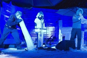 Phi thường - kỳ quặc - Video: Dàn nhạc độc đáo làm từ...băng