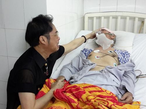 Ca nhạc - MTV - Ngọc Sơn hủy show để chăm sóc cha bệnh nặng