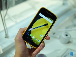 Dế sắp ra lò - Trên tay Motorola Moto E 2015 giá 2,5 triệu đồng