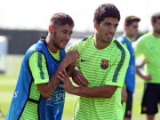 Bóng đá - Suarez xô đẩy Neymar trong buổi tập