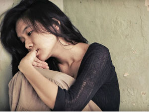 Bạn trẻ - Cuộc sống - Điếng người phát hiện sự thật nhà chồng giấu kín suốt 8 năm