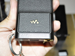 Thời trang Hi-tech - Cận cảnh máy nghe nhạc Sony Walkman ZX2 đắt hơn iPhone 6