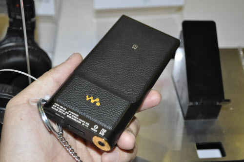 Thời trang Hi-tech - Sony tung máy nghe nhạc Walkman mới, pin 60 tiếng