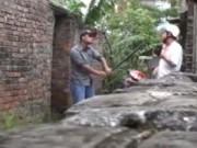Camera giấu kín: Khi lái xe ôm bị "đầu gấu" chặn đường