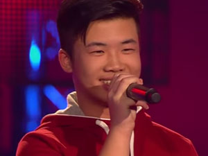 Ca nhạc - MTV - Cậu bé gốc Việt làm "nổ tung" sân khấu Giọng hát Đức nhí