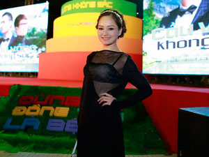 Phim - Lan Phương xuyên thấu "kiểu lạ" đi xem phim