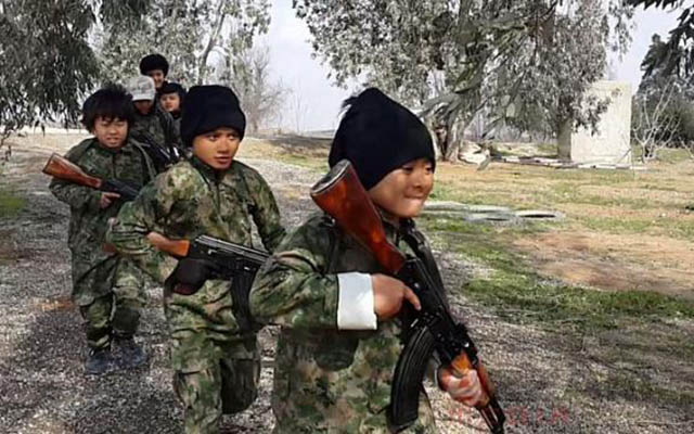 Tin tức trong ngày - IS tung video huấn luyện “chiến binh nhí” đến từ Đông Nam Á