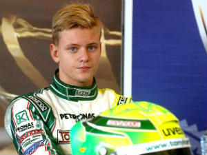 Thể thao - Con trai Michael Schumacher gặp tai nạn đua xe