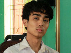 Pháp luật - Bắt khẩn cấp đối tượng giết bà nội, đập phá tài sản